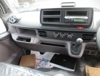 三菱 平ボデー・Wキャブ・シャーシ 小型 令和7年11月 2RGーFBA20 12枚目