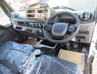 三菱 平ボデー・Wキャブ・シャーシ 小型 令和7年11月 2RGーFBAV0 9枚目