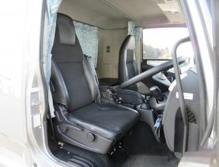 三菱 バン 中型 令和2年9月 2KGーFK65F 7枚目