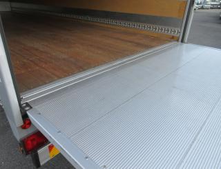 三菱 バン 中型 令和2年9月 2KGーFK65F 28枚目