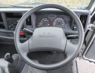 いすゞ 平ボデー・Wキャブ・シャーシ 小型 平成29年6月 TPGーNHR85A 10枚目