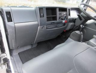 いすゞ 平ボデー・Wキャブ・シャーシ 小型 平成29年6月 TPGーNHR85A 16枚目