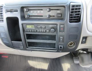 日野 その他 小型 平成17年9月 PBーXZU301M 13枚目