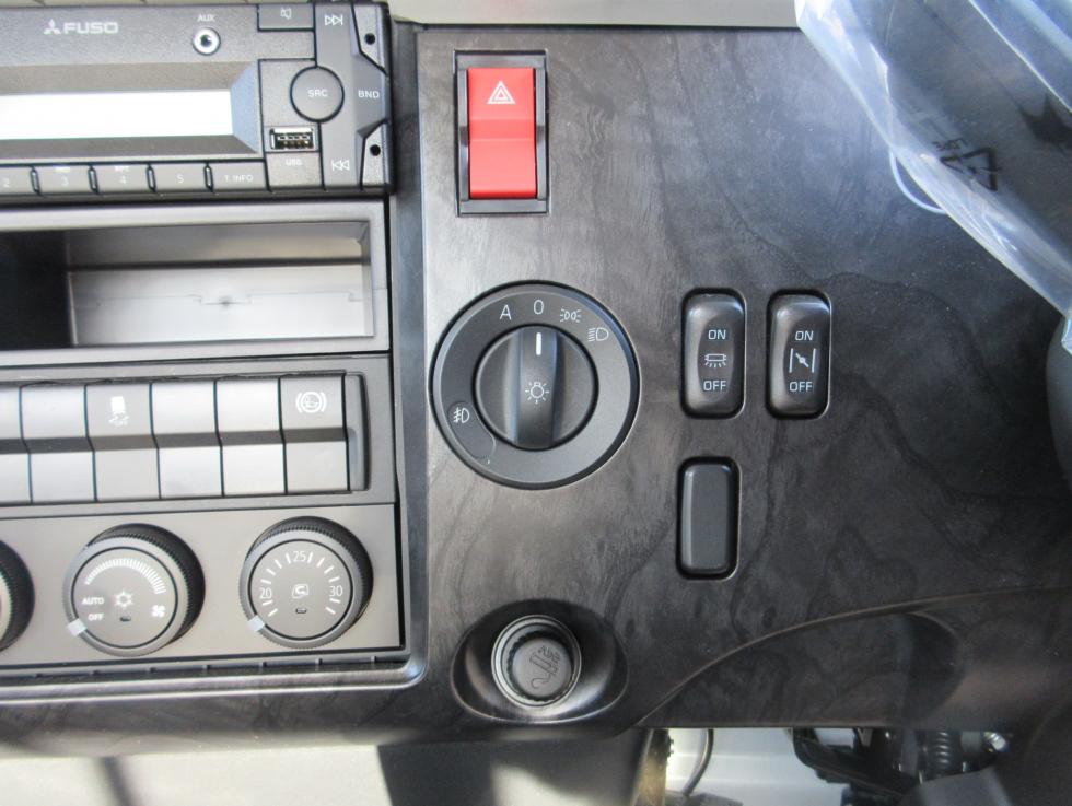 三菱 平ボデー・Wキャブ・シャーシ 中型  ◆商談中◆　2KGーFK62F 15枚目