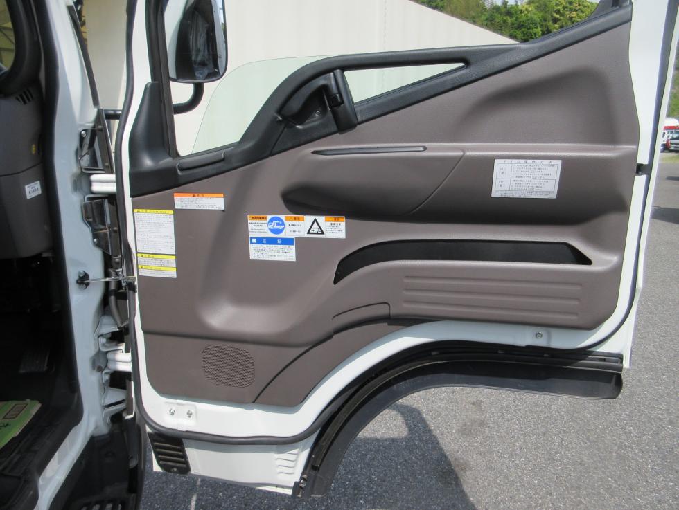 三菱 クレーン付 小型 令和7年4月 ◆商談中◆　2PGーFEB90 9枚目