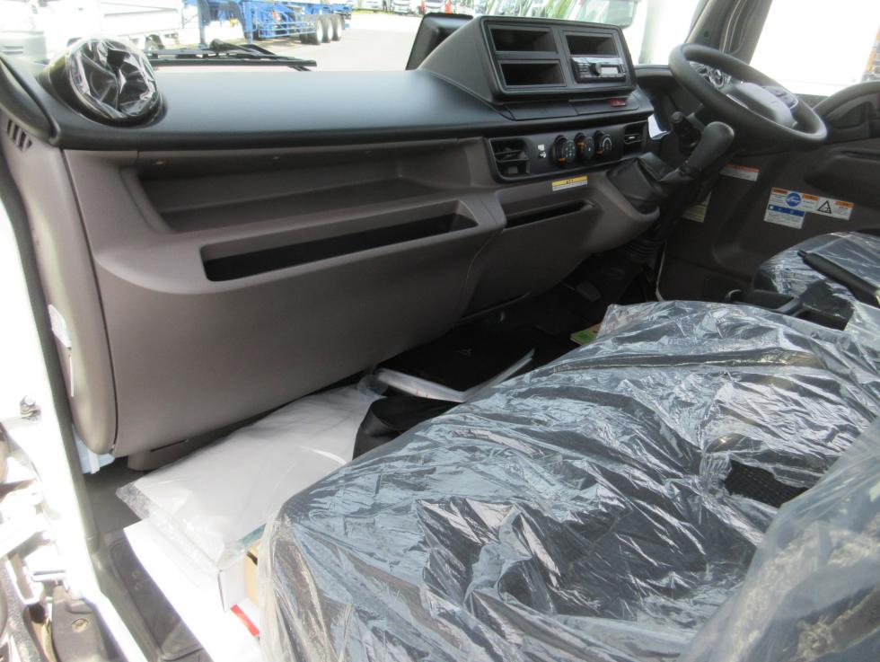 三菱 クレーン付 小型 令和7年4月 ◆商談中◆　2PGーFEB90 18枚目