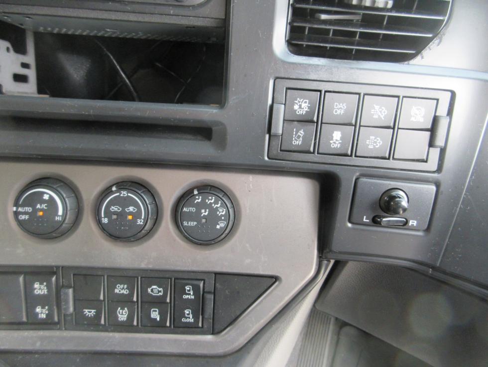 UD 平ボデー・Wキャブ・シャーシ 大型 平成30年10月 ◆商談中◆　2PGーCG5CA 14枚目