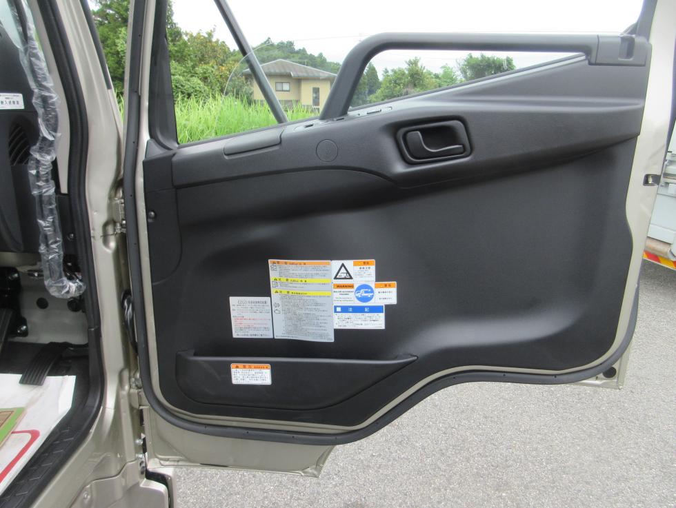 三菱 クレーン付 中型  2KGーFK72F 8枚目