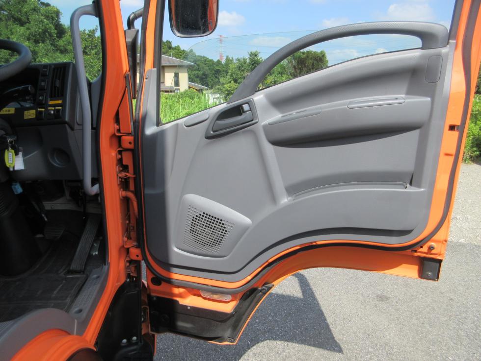 いすゞ バン 中型 平成27年9月 TKGーFRR90S2 8枚目