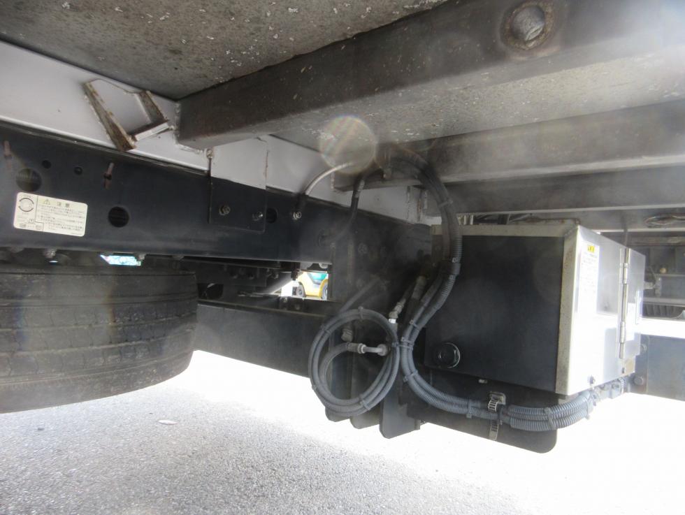 いすゞ バン 中型 平成27年9月 TKGーFRR90S2 39枚目