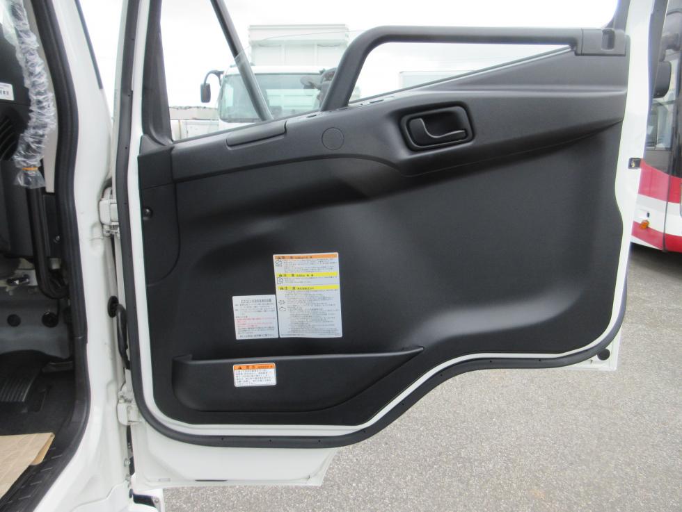 三菱 冷凍・保冷 中型 令和7年7月 2KGーFK72F 8枚目