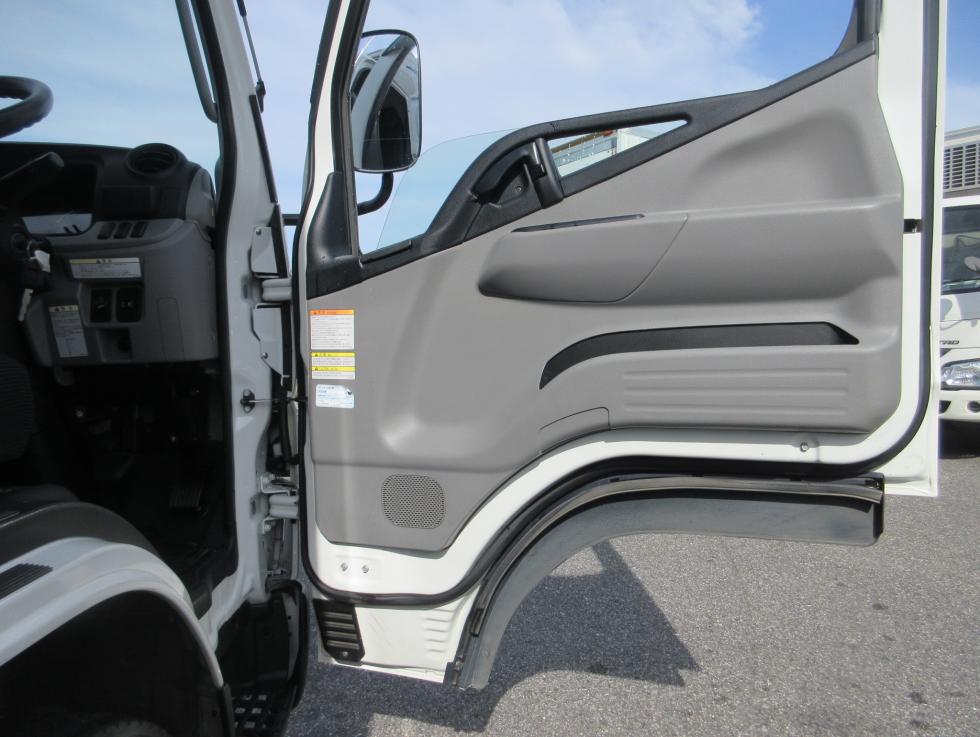 三菱 冷凍・保冷 小型 令和2年7月 ◆商談中◆　2RGーFDA20 8枚目