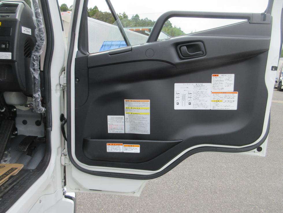 三菱 アームロール 中型 令和7年10月 2KGーFK72F 8枚目