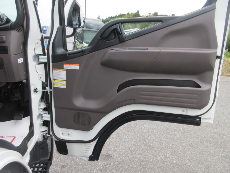 三菱 平ボデー・Wキャブ・シャーシ 小型 令和7年10月 2RGーFBAV0 8枚目