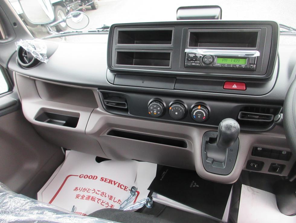 三菱 平ボデー・Wキャブ・シャーシ 小型 令和7年10月 2RGーFBAV0 12枚目