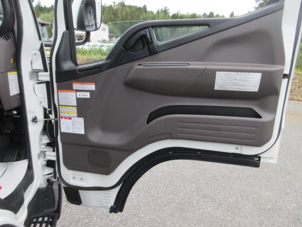 三菱 ダンプ 小型 令和7年10月 2RGーFBA60 8枚目