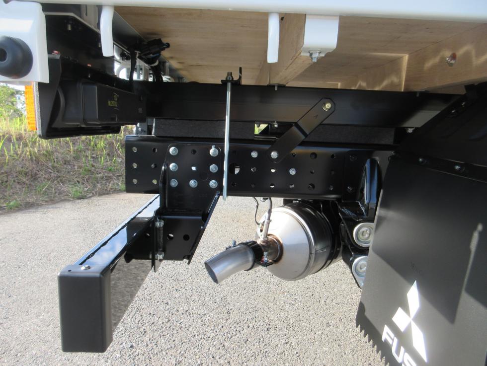 三菱 平ボデー・Wキャブ・シャーシ 小型 令和7年10月 2RGーFBAV0 30枚目