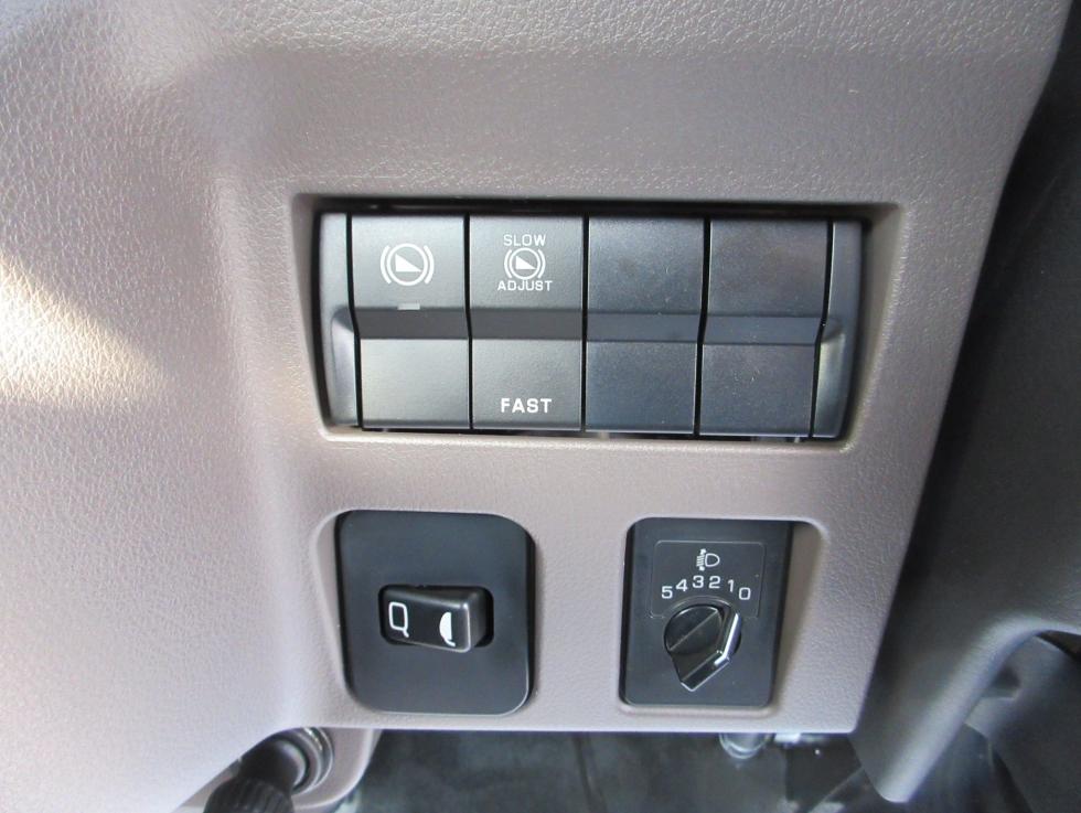 三菱 平ボデー・Wキャブ・シャーシ 小型 令和7年11月 2PGーFEB90 12枚目