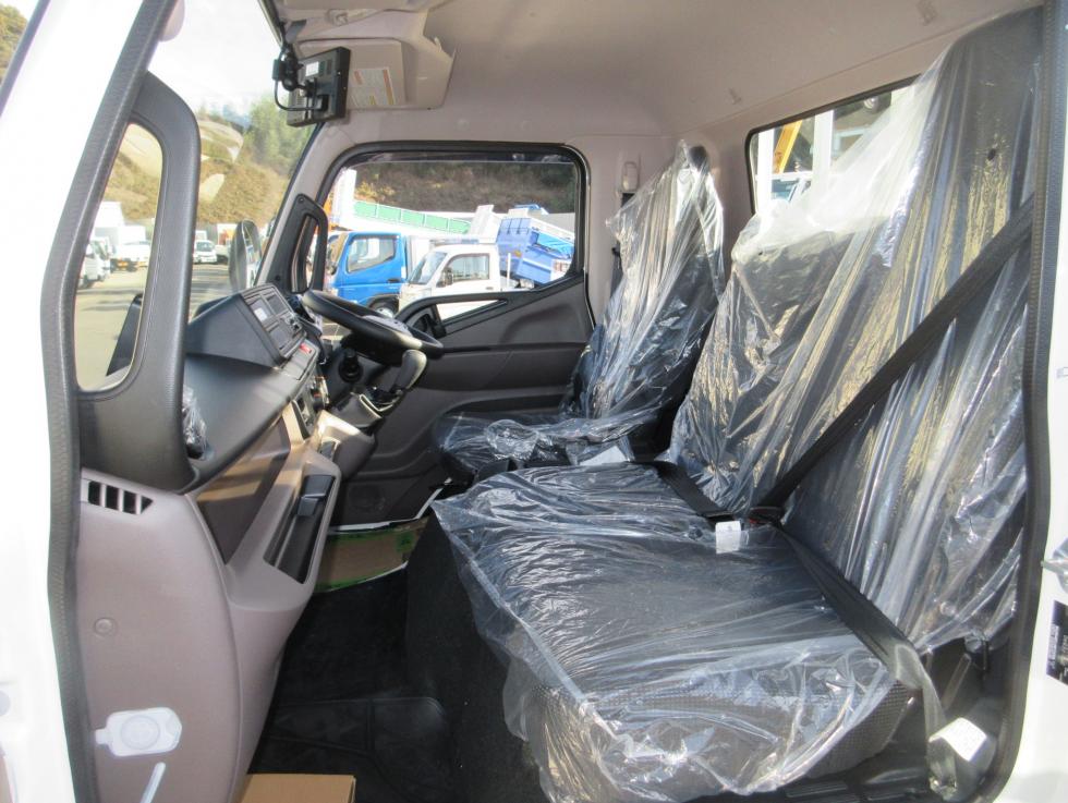 三菱 平ボデー・Wキャブ・シャーシ 小型 令和7年11月 2PGーFEB90 16枚目