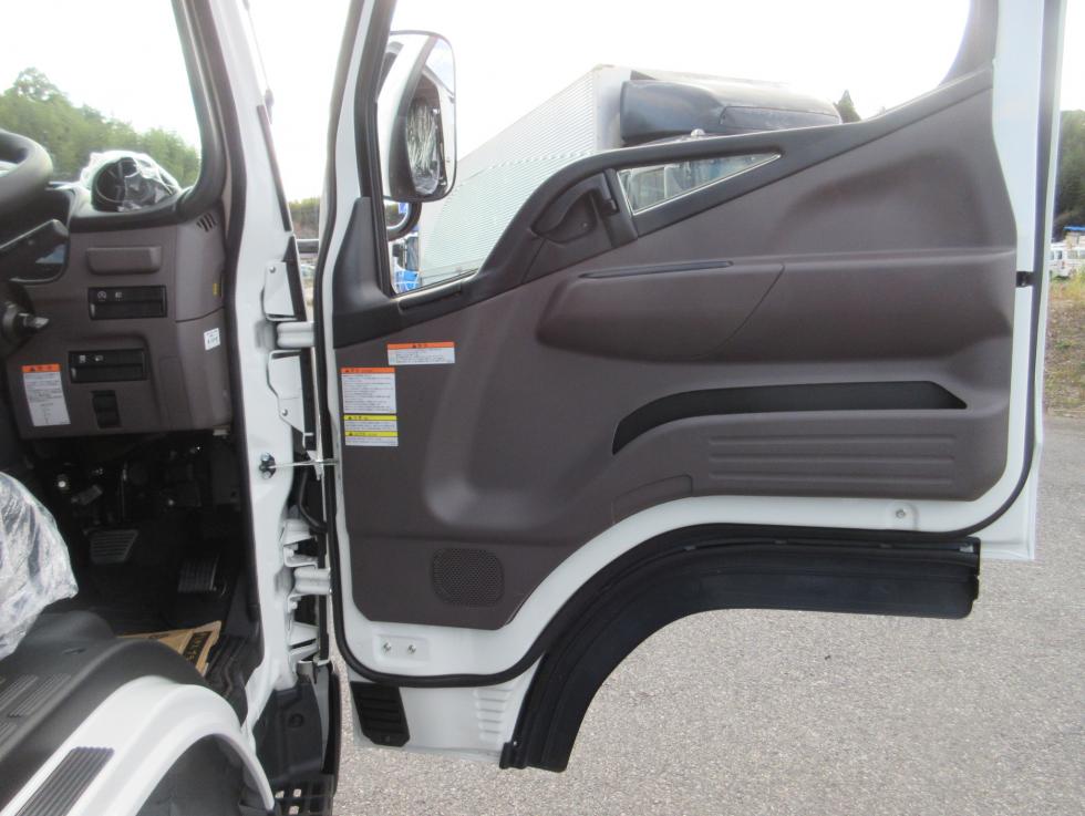 三菱 平ボデー・Wキャブ・シャーシ 小型 令和7年11月 2RGーFBA20 8枚目