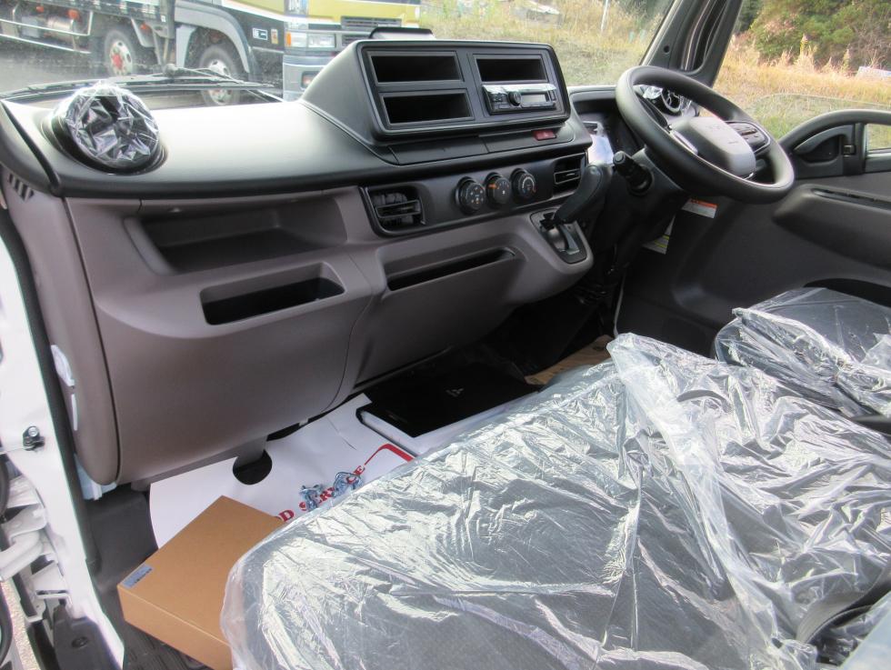 三菱 平ボデー・Wキャブ・シャーシ 小型 令和7年11月 2RGーFBA20 19枚目