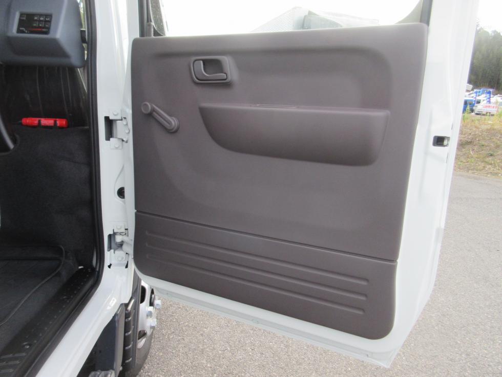 三菱 平ボデー・Wキャブ・シャーシ 小型 令和7年11月 2RGーFBA20 26枚目