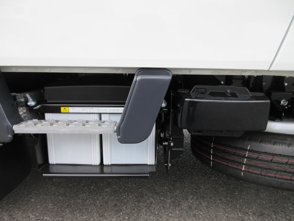 三菱 平ボデー・Wキャブ・シャーシ 小型 令和7年11月 2RGーFBA20 40枚目