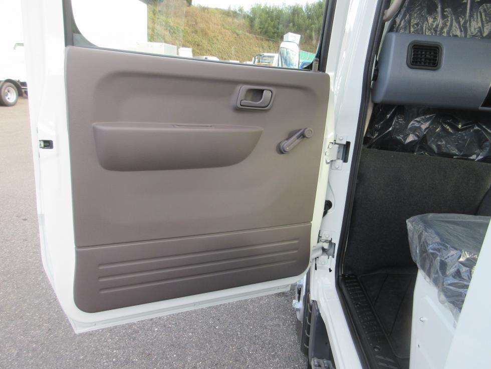 三菱 平ボデー・Wキャブ・シャーシ 小型 令和7年11月 2RGーFBA20 24枚目