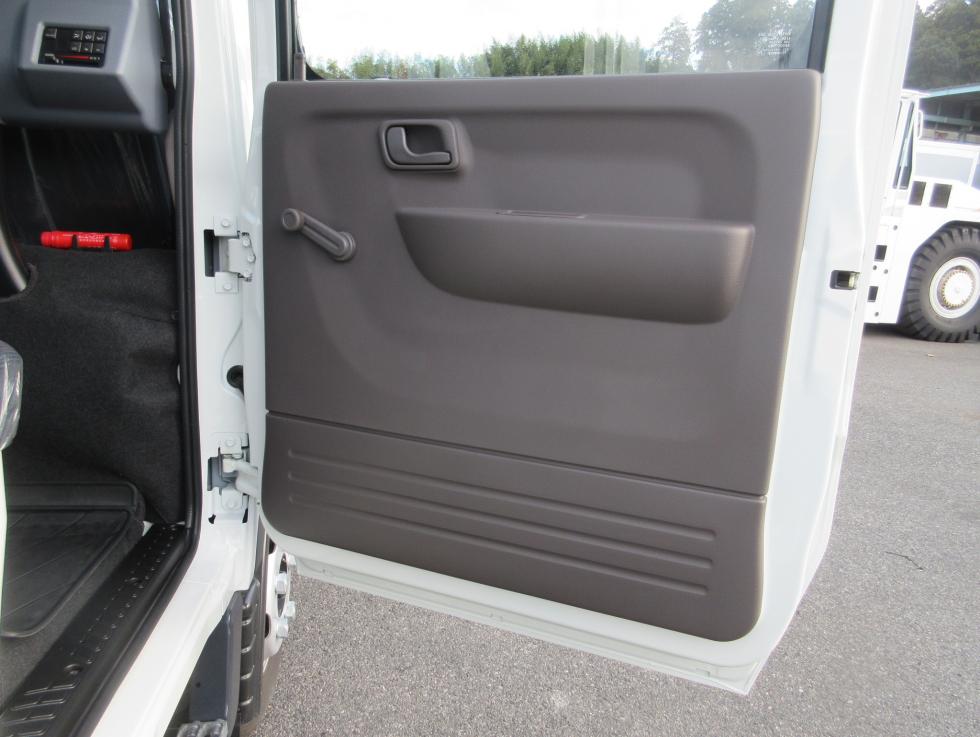 三菱 平ボデー・Wキャブ・シャーシ 小型 令和7年11月 2RGーFBA20 27枚目