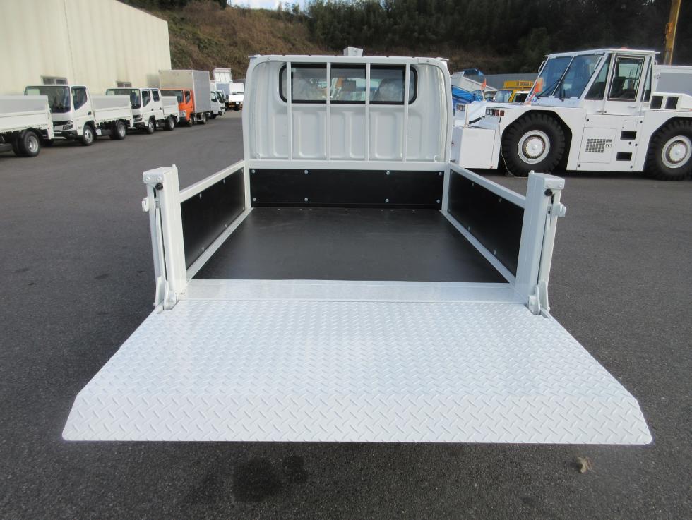 三菱 平ボデー・Wキャブ・シャーシ 小型 令和7年11月 2RGーFBA20 29枚目