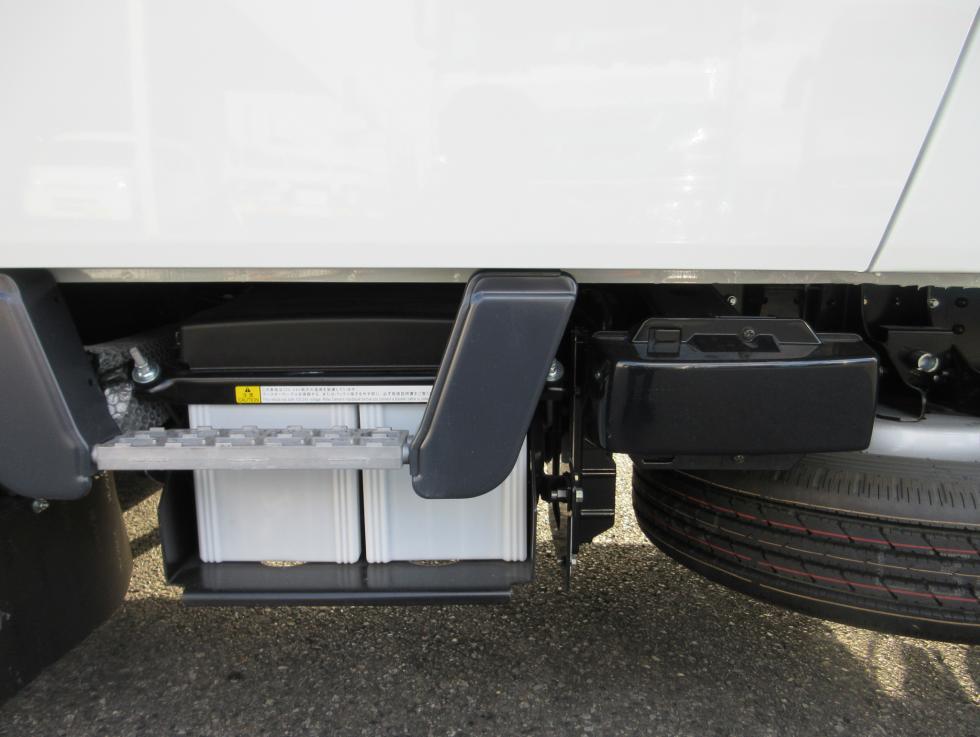 三菱 平ボデー・Wキャブ・シャーシ 小型 令和7年11月 2RGーFBA20 41枚目