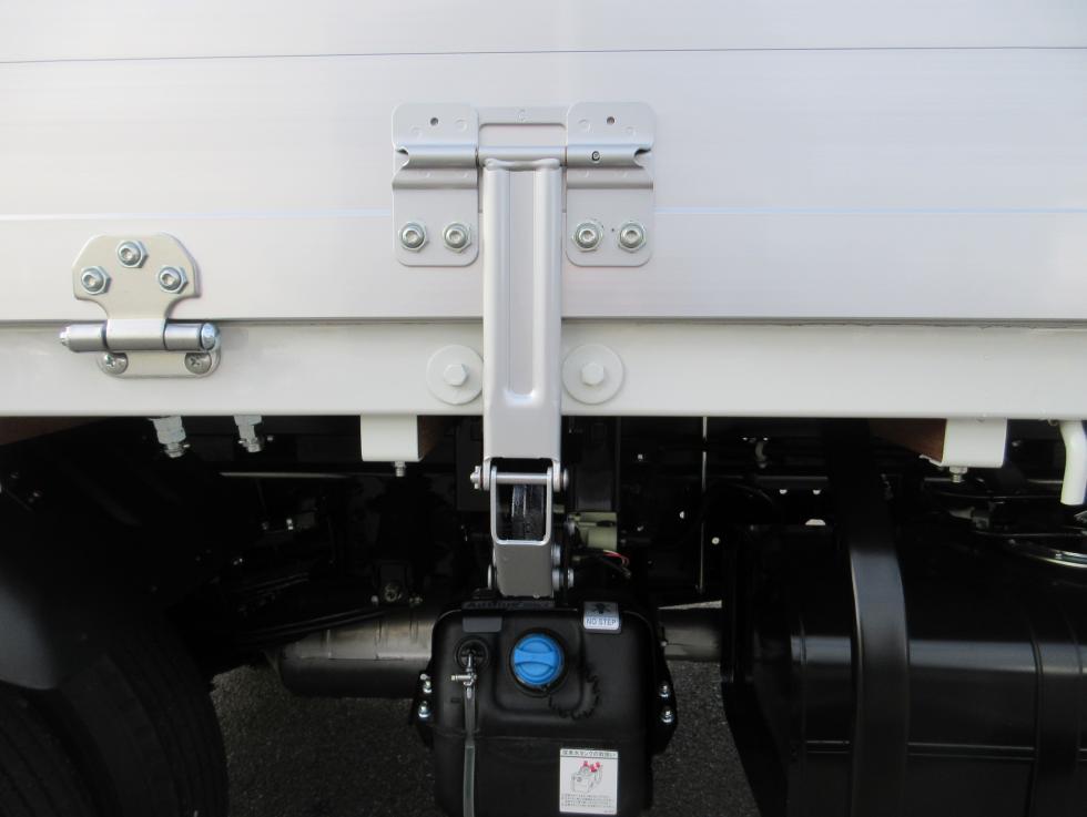 三菱 平ボデー・Wキャブ・シャーシ 小型 令和7年11月 2PGーFEB90 33枚目