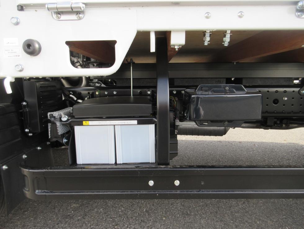 三菱 平ボデー・Wキャブ・シャーシ 小型 令和7年11月 2PGーFEB90 36枚目