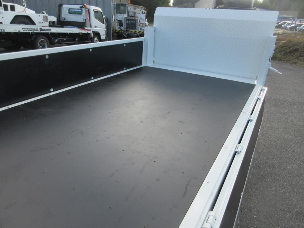 三菱 平ボデー・Wキャブ・シャーシ 小型 令和7年11月 2RGーFBAV0 32枚目