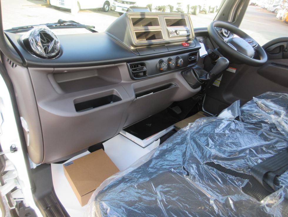 三菱 平ボデー・Wキャブ・シャーシ 小型 令和7年11月 2RGーFBAV0 21枚目