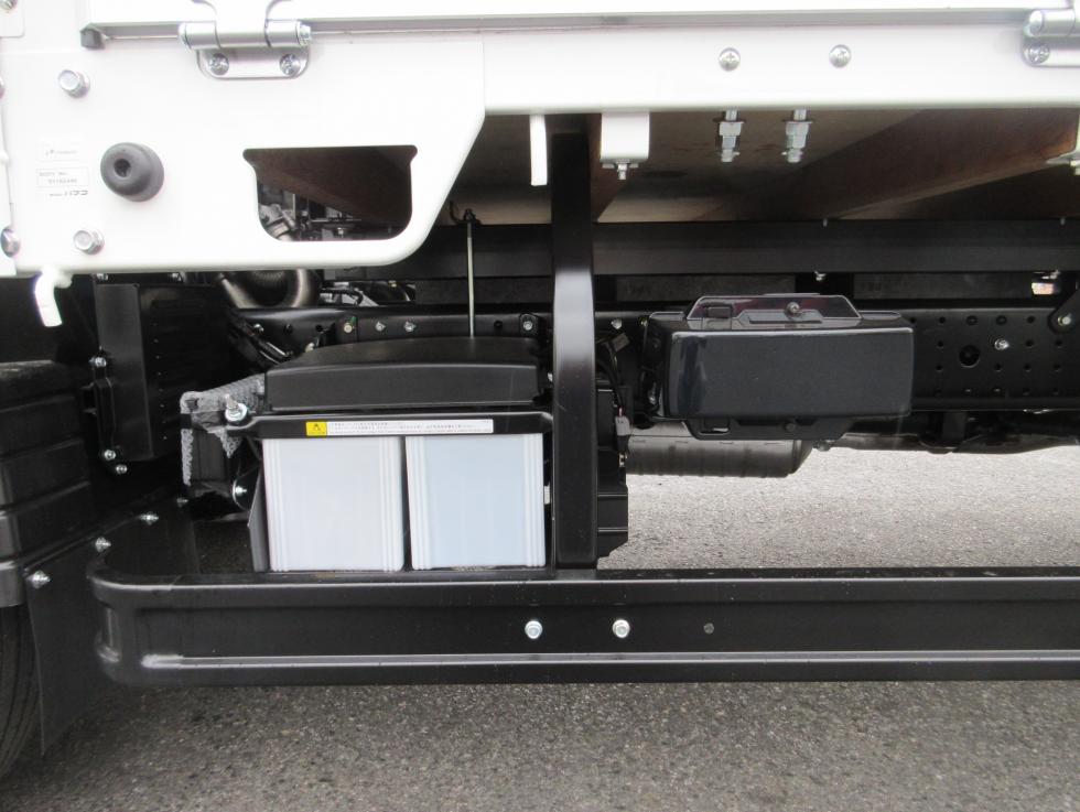 三菱 平ボデー・Wキャブ・シャーシ 小型 令和7年11月 2PGーFEB90 38枚目