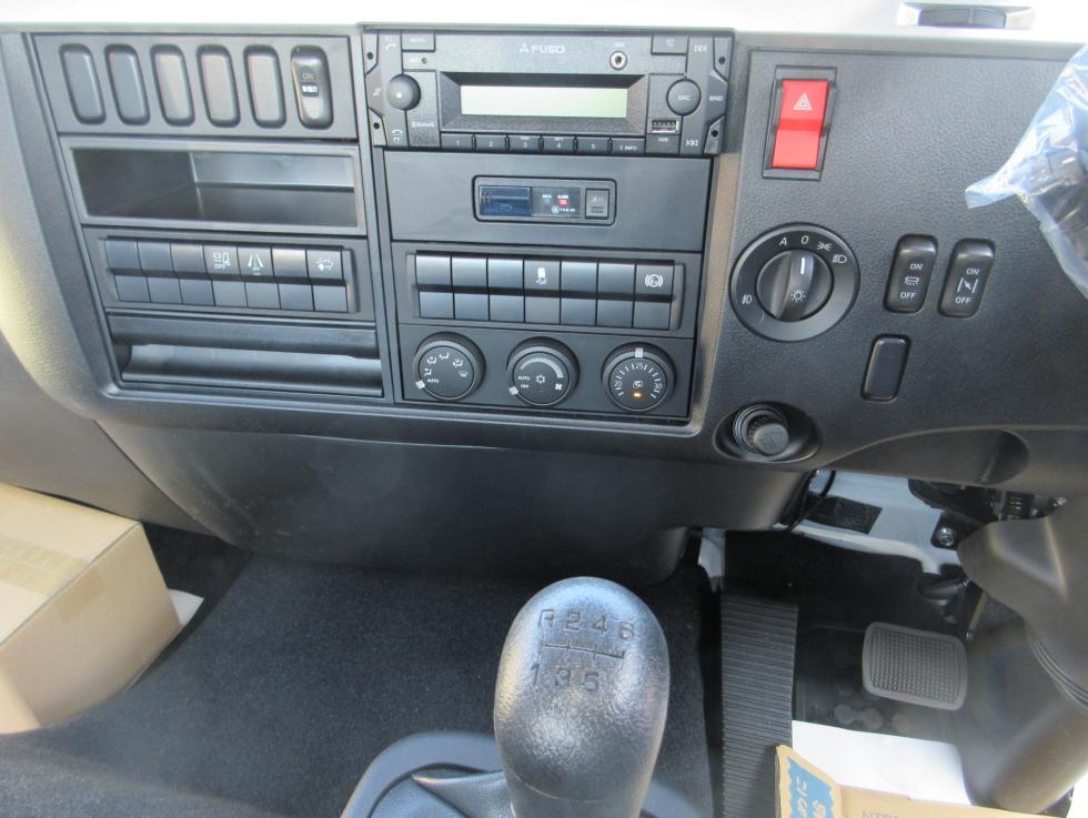 三菱 平ボデー・Wキャブ・シャーシ 中型 令和7年12月 2KGーFK65F 14枚目