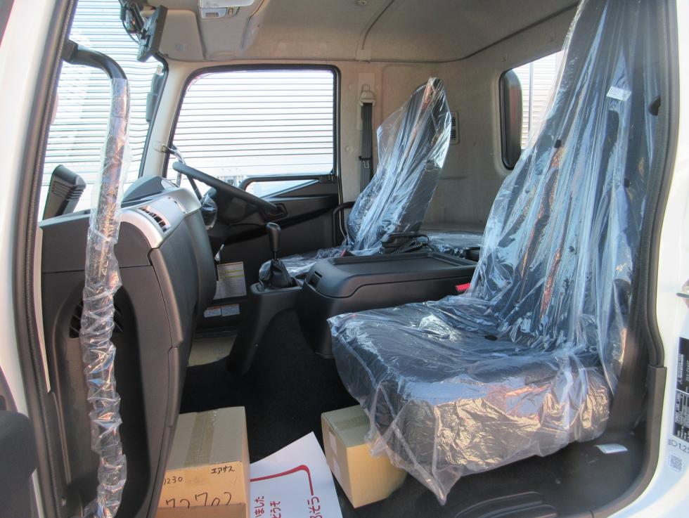 三菱 平ボデー・Wキャブ・シャーシ 中型 令和7年12月 2KGーFK65F 17枚目