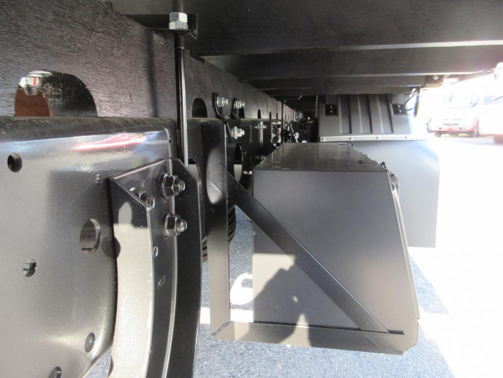 三菱 平ボデー・Wキャブ・シャーシ 中型 令和7年12月 2KGーFK65F 30枚目