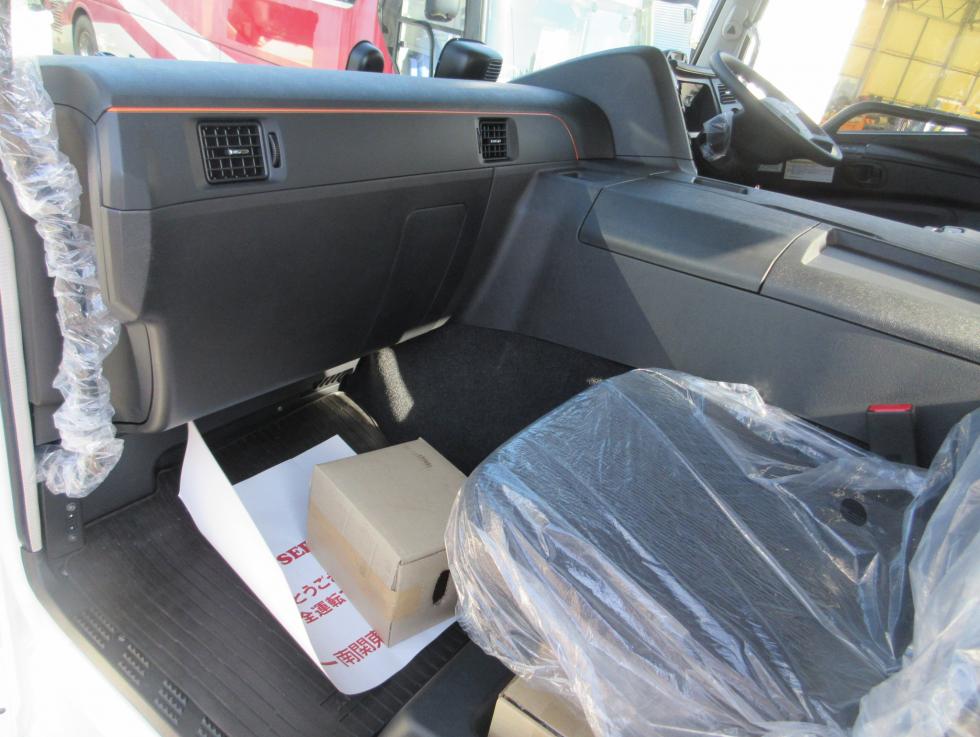 三菱 クレーン付 大型 令和8年1月 2PGーFU84VZ 16枚目