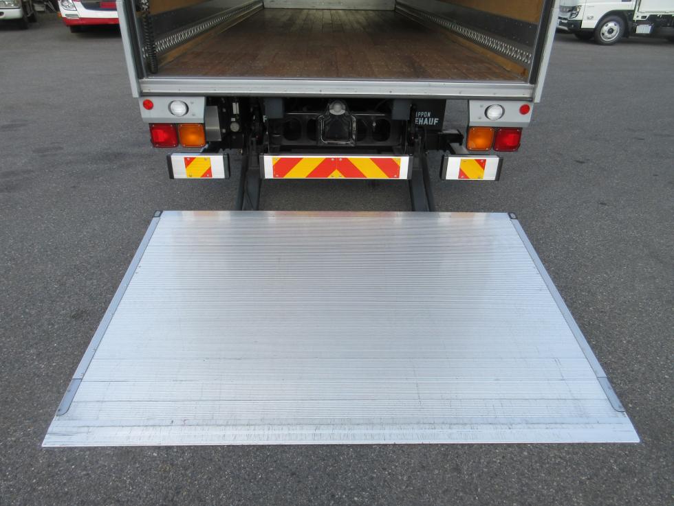 三菱 バン 中型 令和2年9月 2KGーFK65F 20枚目