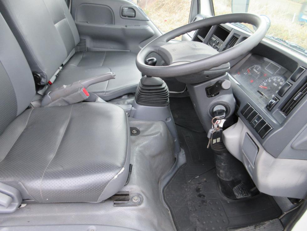 いすゞ 平ボデー・Wキャブ・シャーシ 小型 平成29年6月 TPGーNHR85A 11枚目