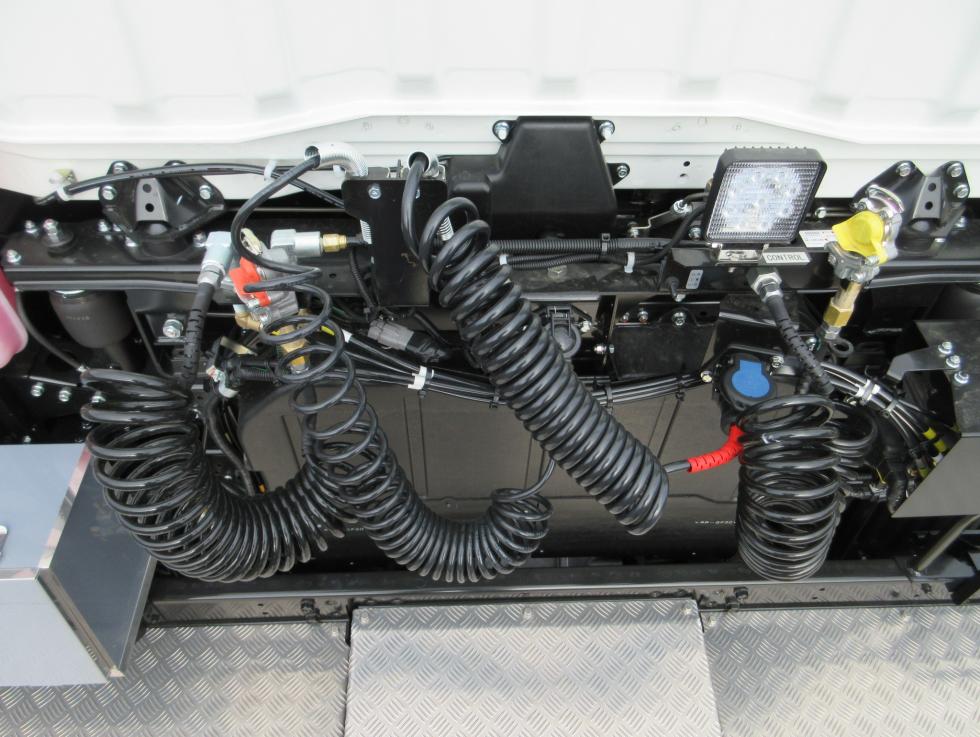 三菱 トラクター 大型  2RGーFP84VDR 32枚目