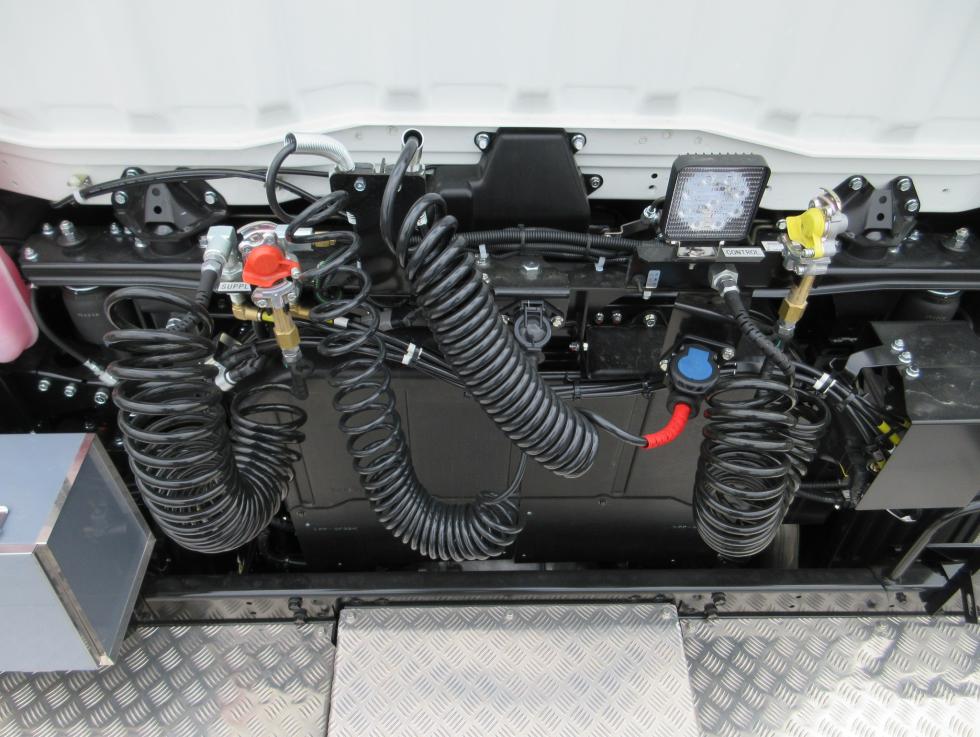 三菱 トラクター 大型  2RGーFP84VDR 33枚目