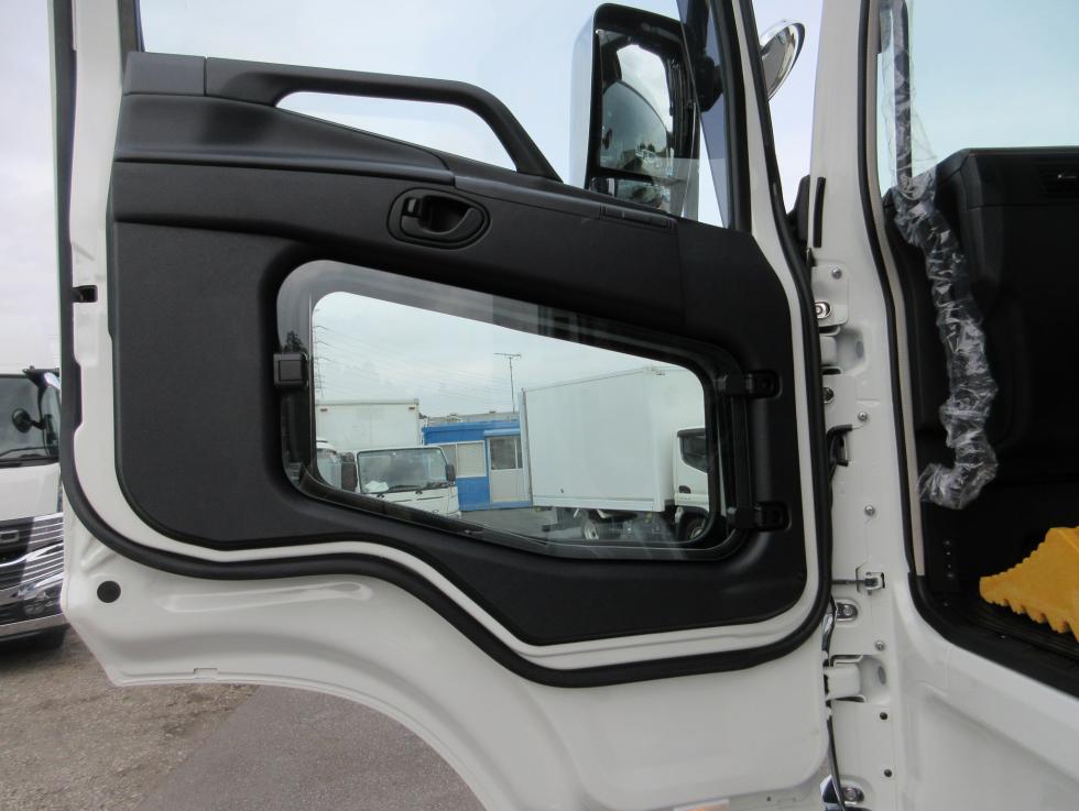 三菱 トラクター 大型  2RGーFP84VDR 19枚目