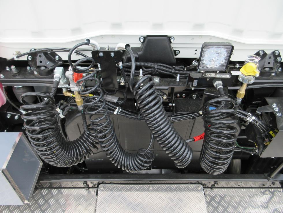 三菱 トラクター 大型  2RGーFP84VDR 30枚目